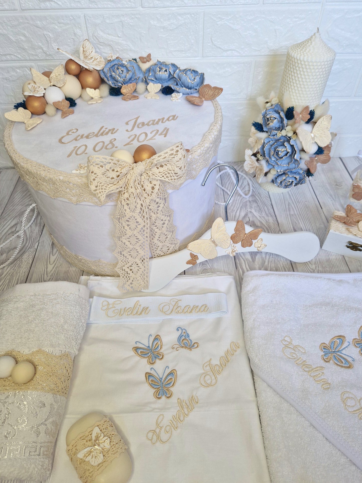 Trusou personalizat + Cutie cu tematica Bujori cu Fluturi - MiLuna Handmade