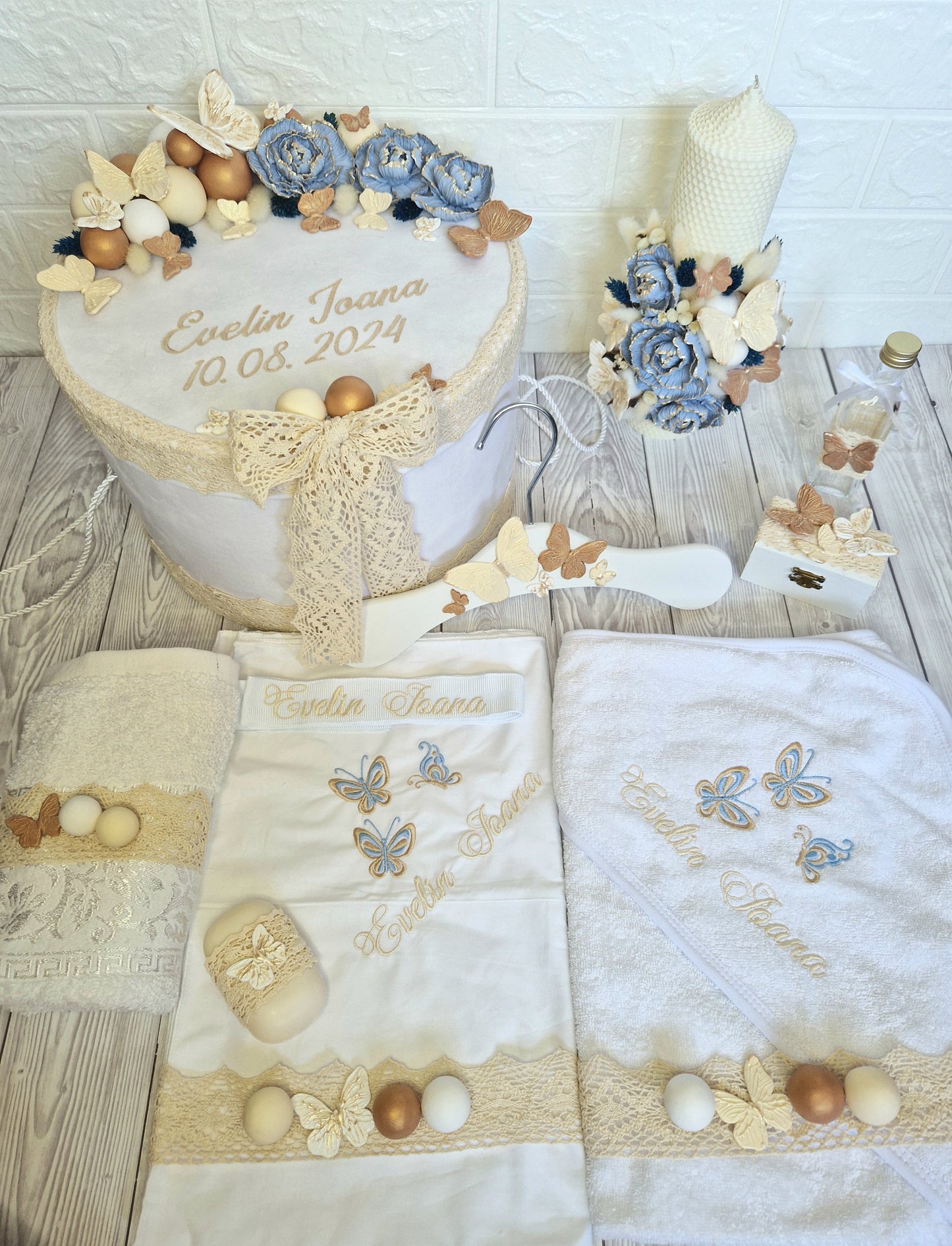 Trusou personalizat + Cutie cu tematica Bujori cu Fluturi - MiLuna Handmade