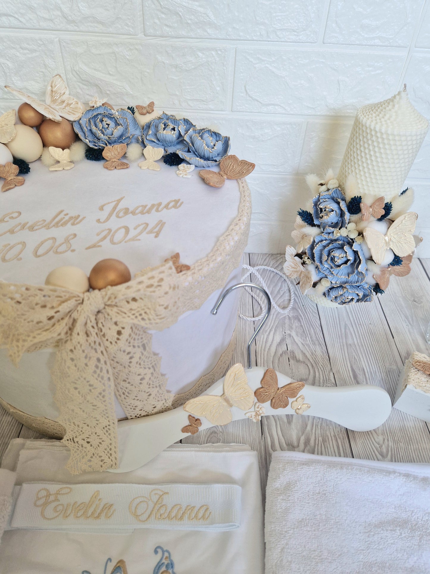 Trusou personalizat + Cutie cu tematica Bujori cu Fluturi - MiLuna Handmade