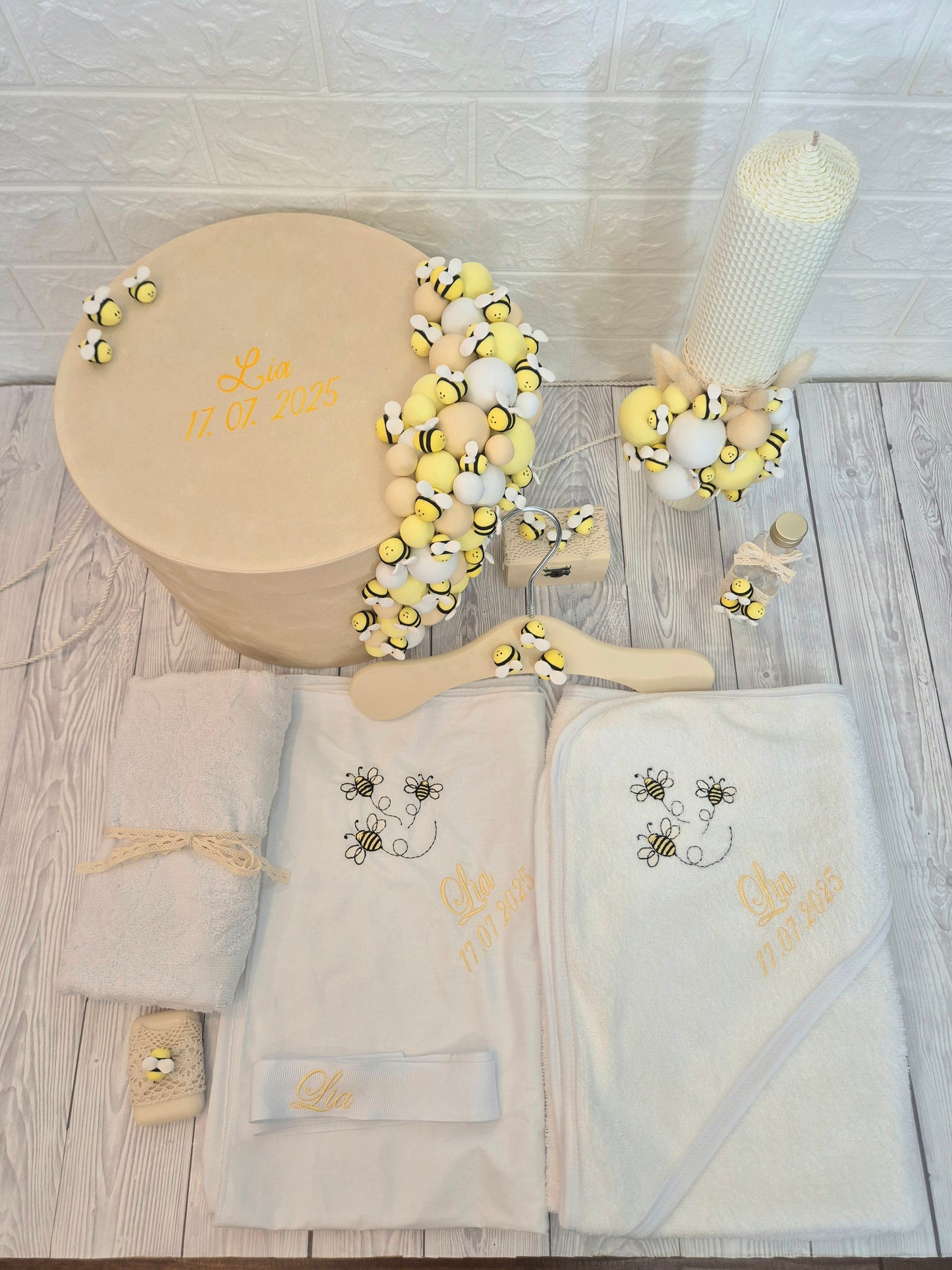 Trusou personalizat + Cutie cu tematica Albinute, Bees