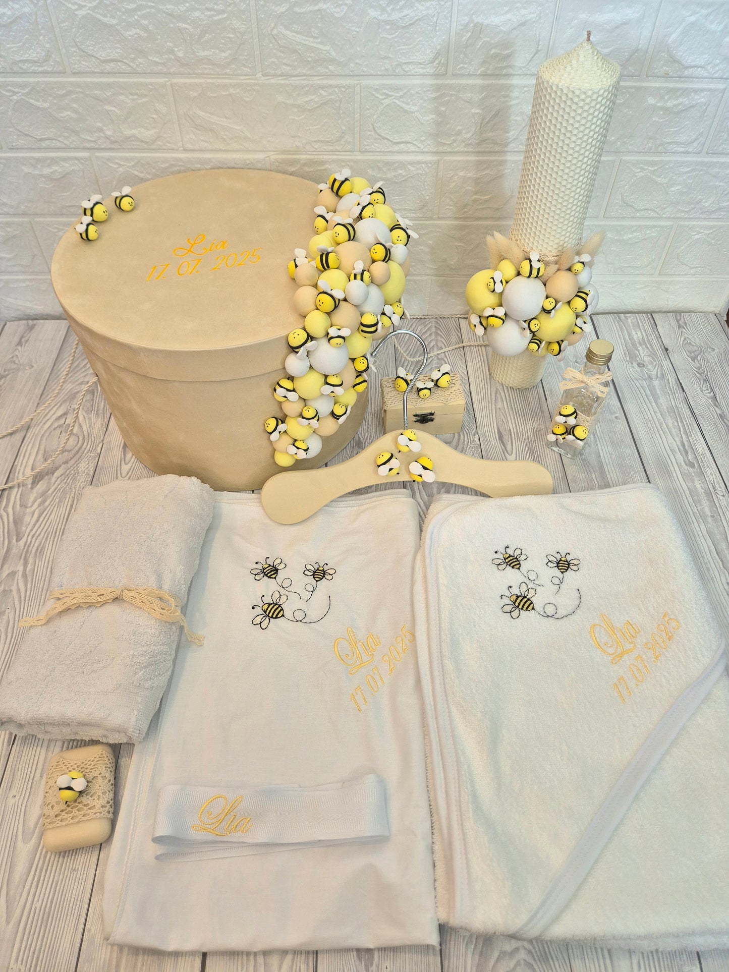 Trusou personalizat + Cutie cu tematica Albinute, Bees