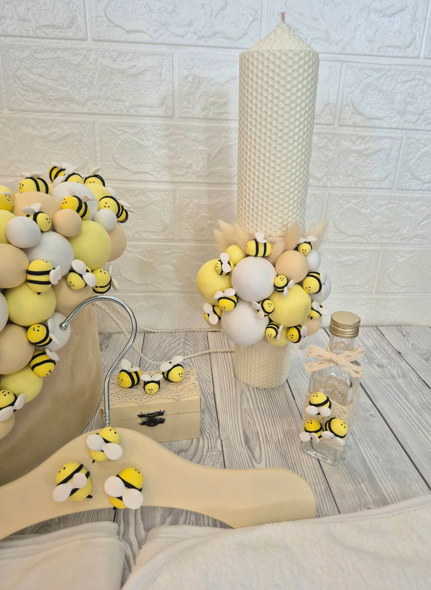 Trusou personalizat + Cutie cu tematica Albinute, Bees