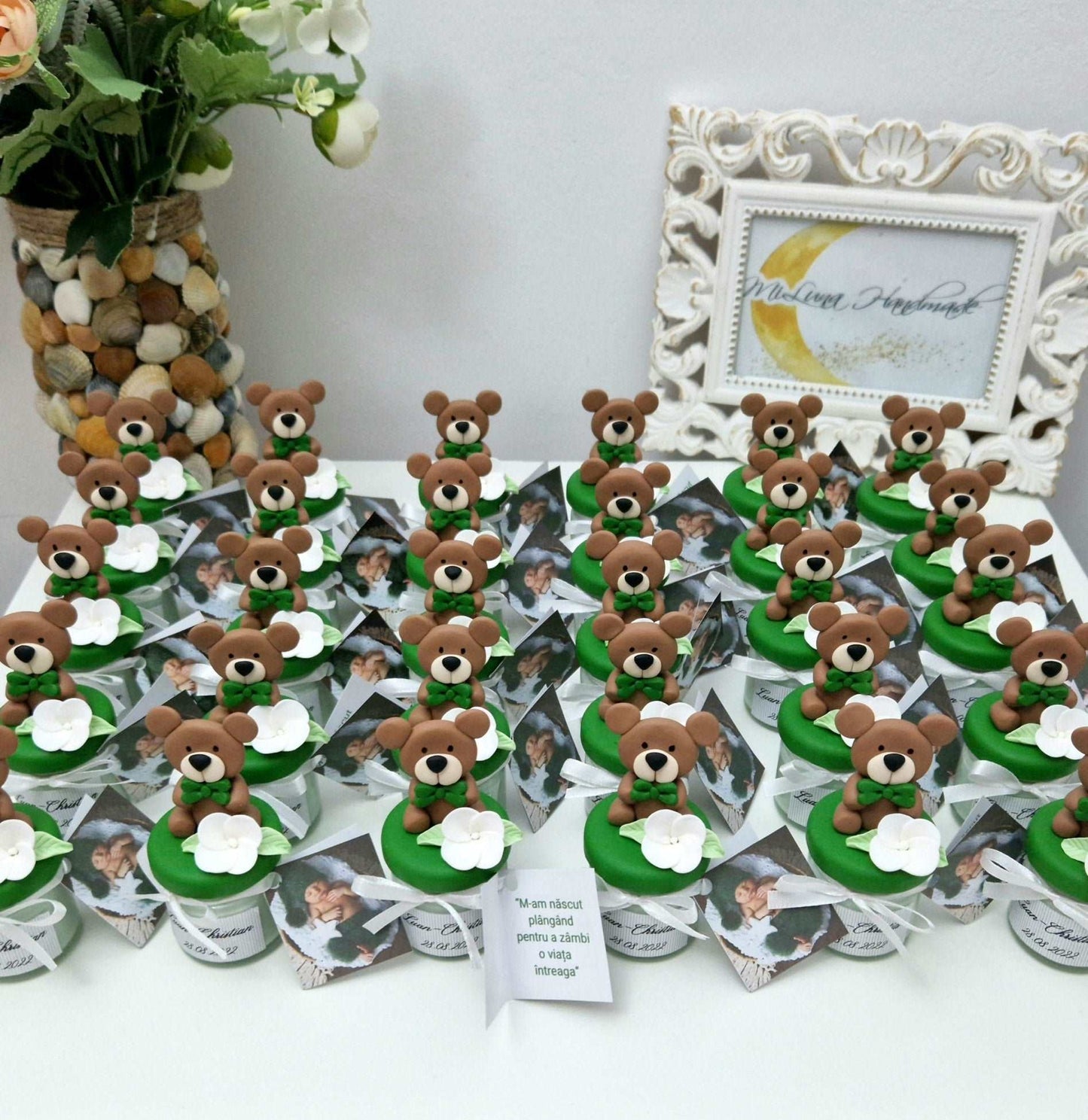 Marturie pentru botez lumanare din ceara - Ursulet Cu Papion Verde - MiLuna Handmade