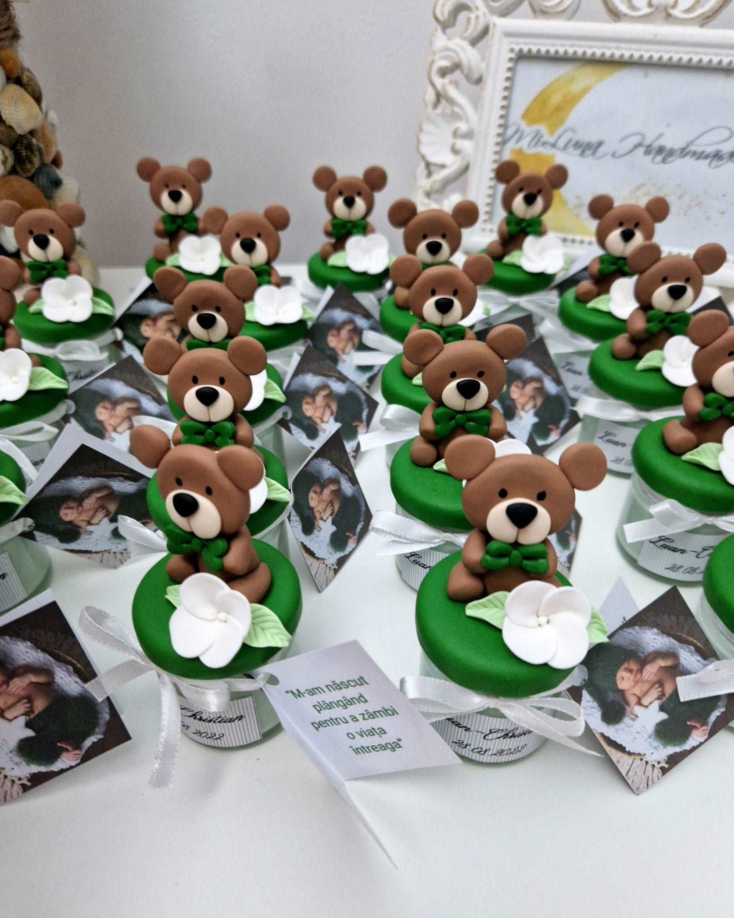 Marturie pentru botez lumanare din ceara - Ursulet Cu Papion Verde - MiLuna Handmade