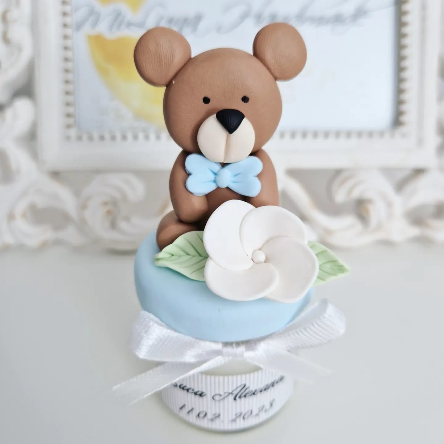 Marturie pentru botez lumanare din ceara -Ursulet Cu Papion Bleu - MiLuna Handmade