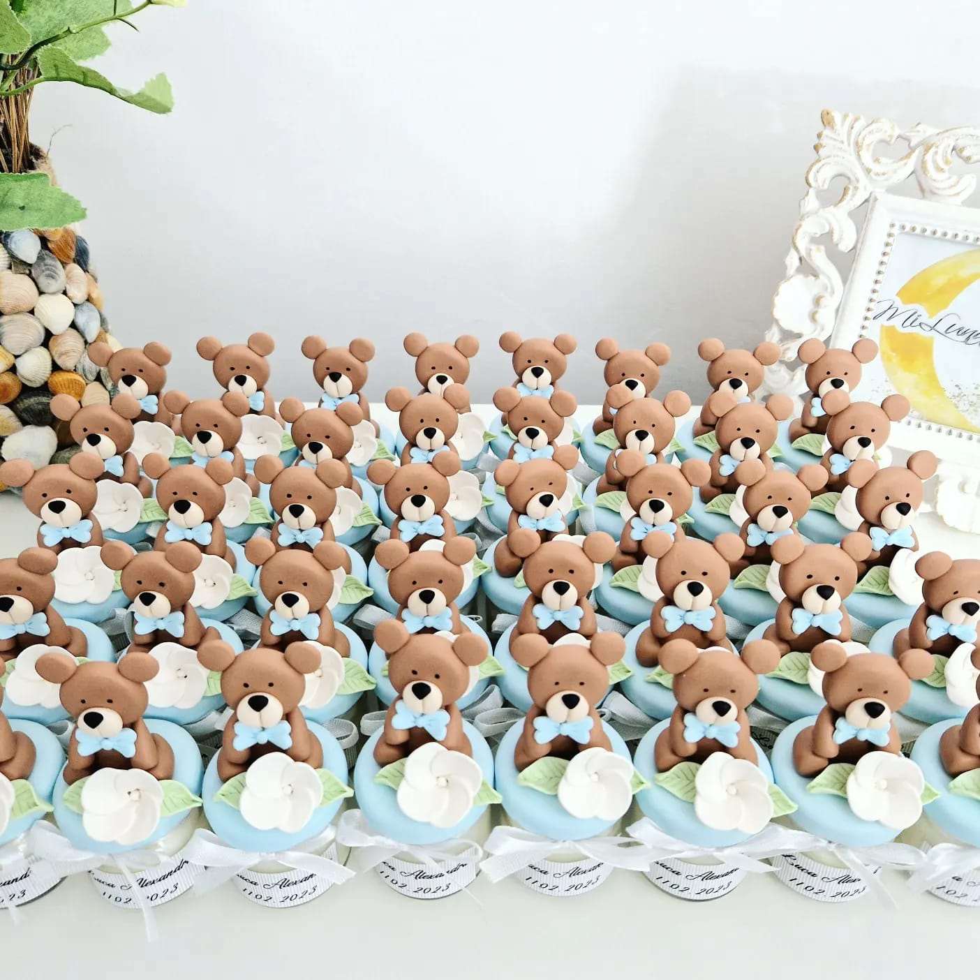 Marturie pentru botez lumanare din ceara -Ursulet Cu Papion Bleu - MiLuna Handmade