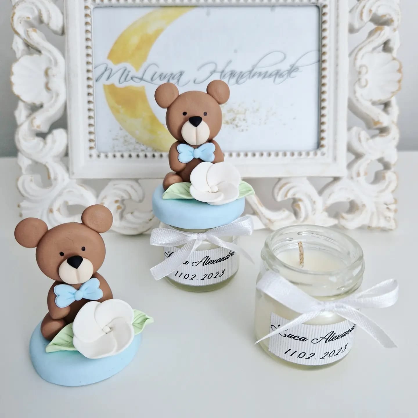 Marturie pentru botez lumanare din ceara -Ursulet Cu Papion Bleu - MiLuna Handmade