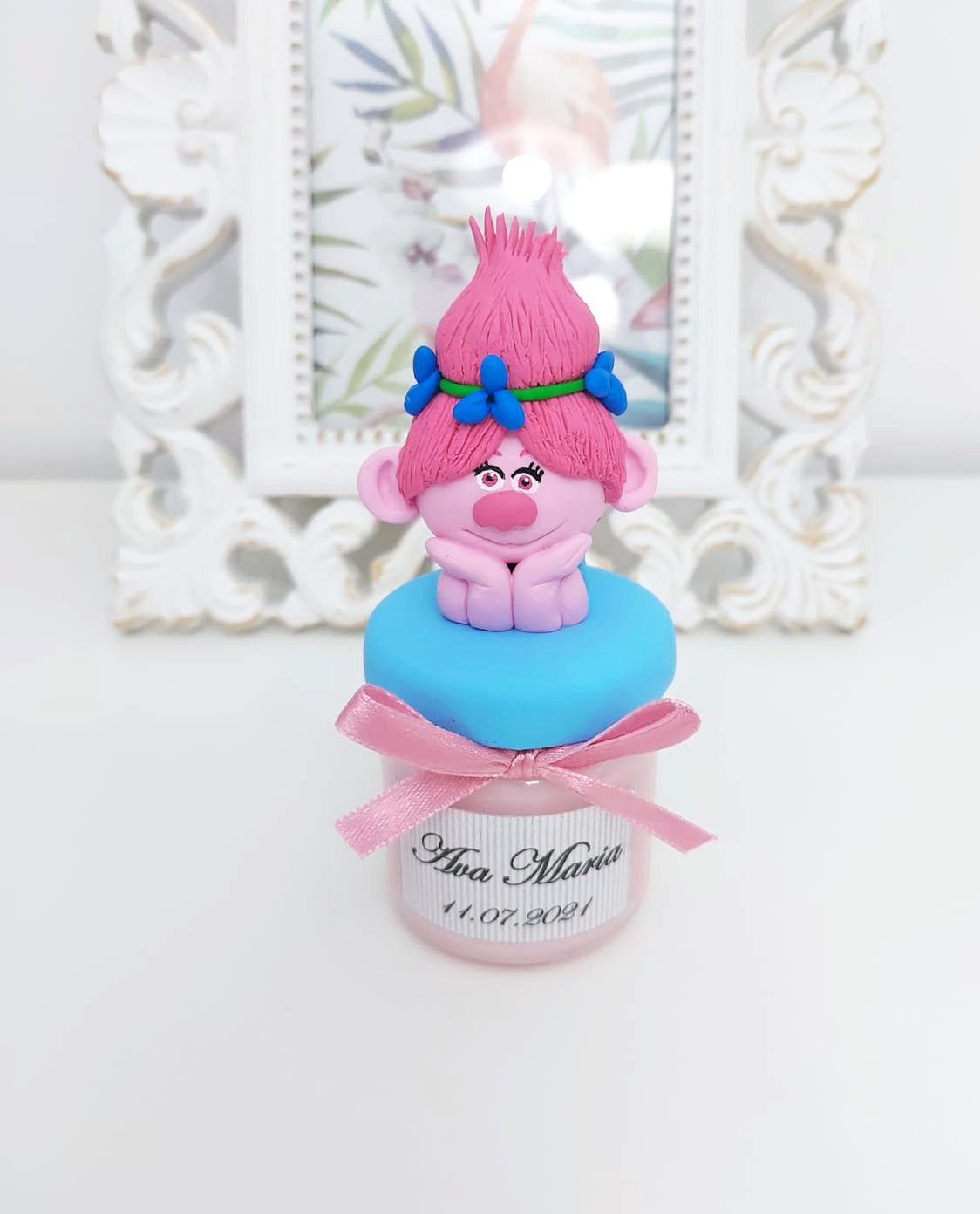 Marturie pentru botez lumanare din ceara Tematica Trolls - Poppy - MiLuna Handmade