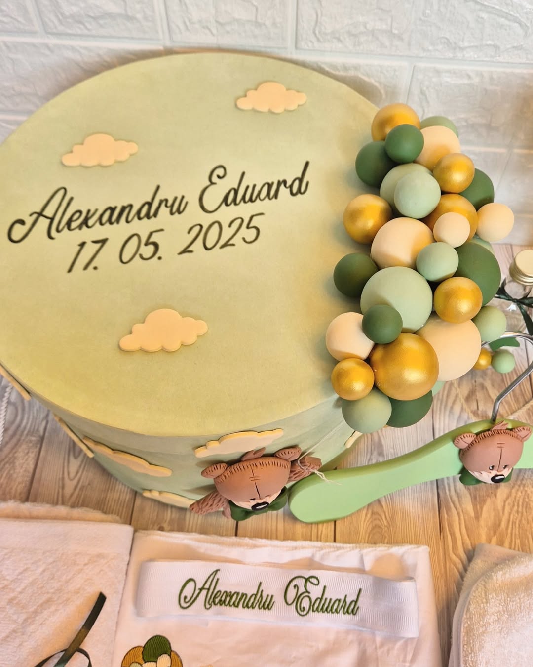 Trusou personalizat + Cutie cu tematica Teddy Bear Verde Fistic