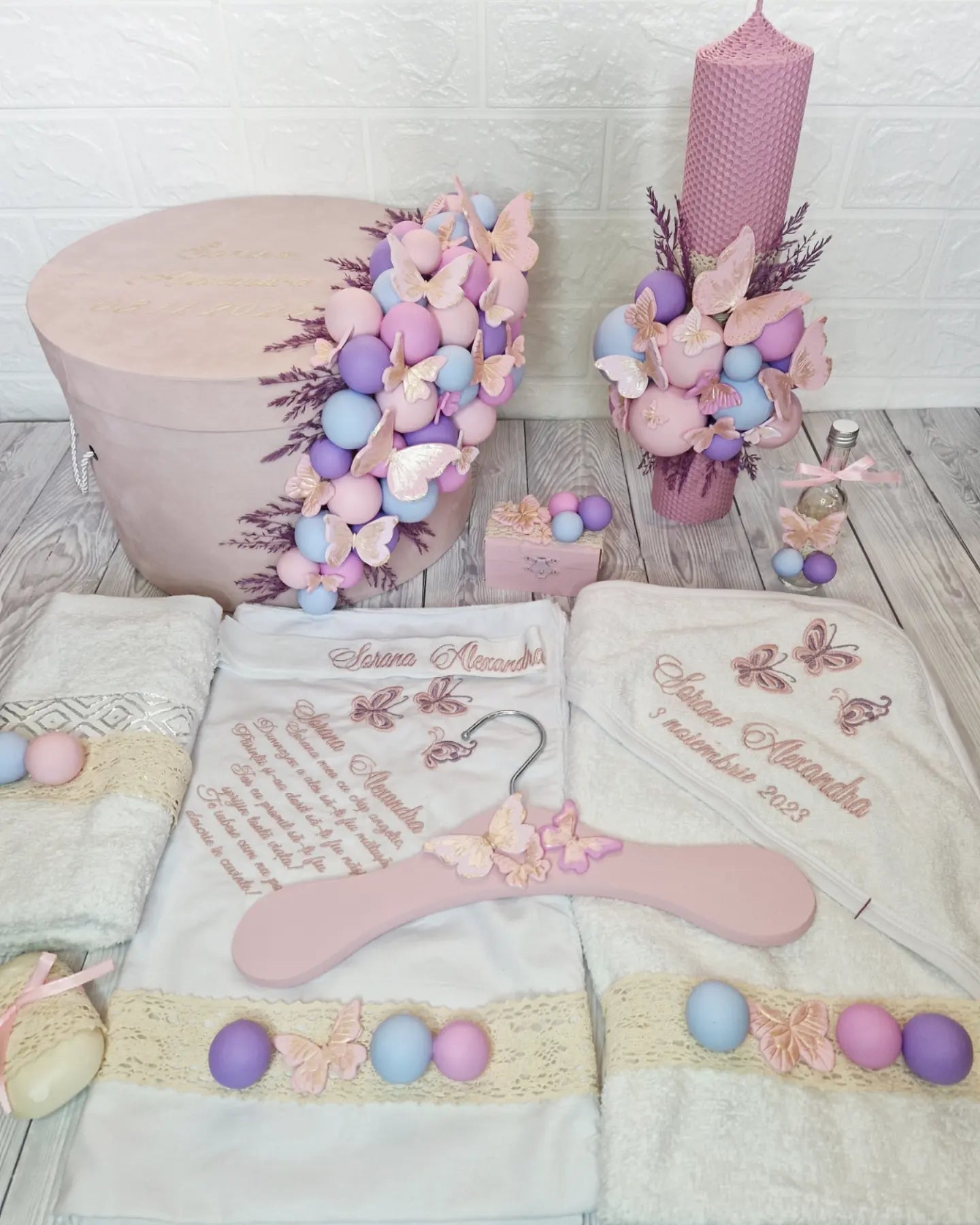 Trusou personalizat + Cutie cu tematica Butterfly - MiLuna Handmade