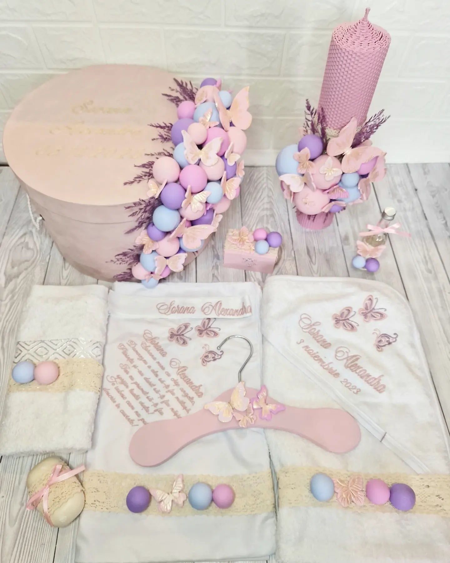 Trusou personalizat + Cutie cu tematica Butterfly - MiLuna Handmade