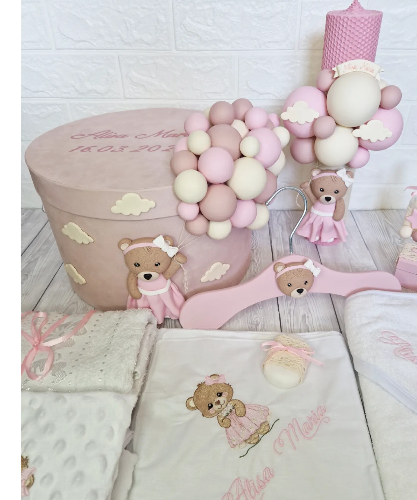 Trusou personalizat + Cutie cu tematica Ursulet cu rochita roz si Baloane - MiLuna Handmade