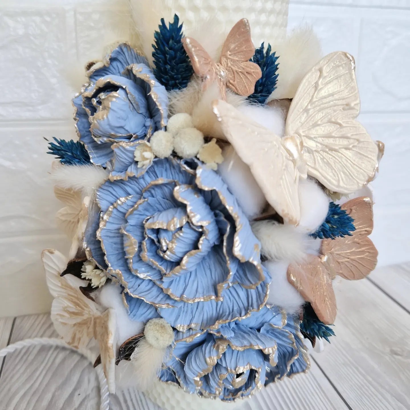 Lumanare de botez din ceara naturala cu Bujori si Fluturi - MiLuna Handmade