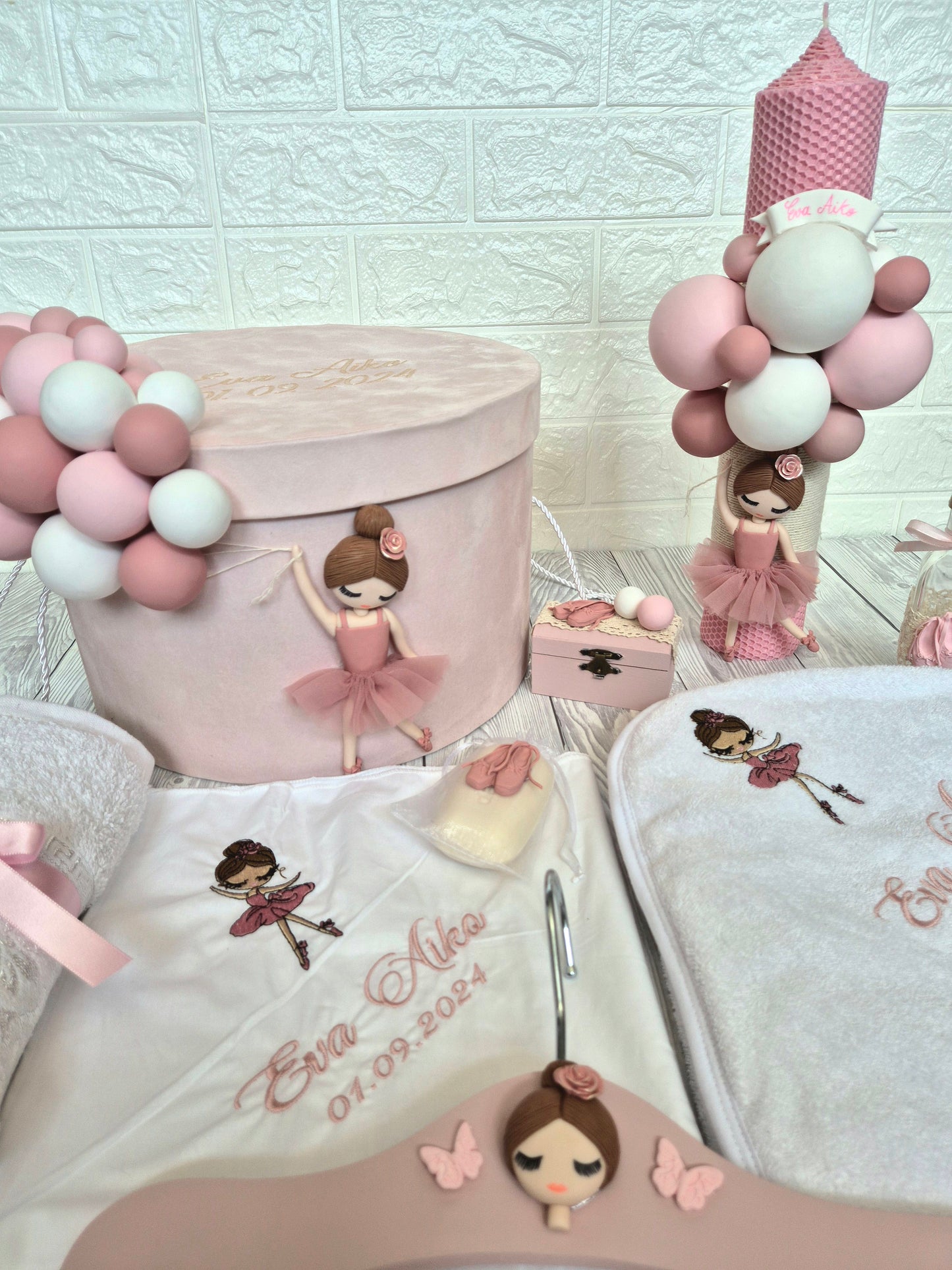 Trusou personalizat + Cutie cu tematica Balerina cu Baloane - MiLuna Handmade