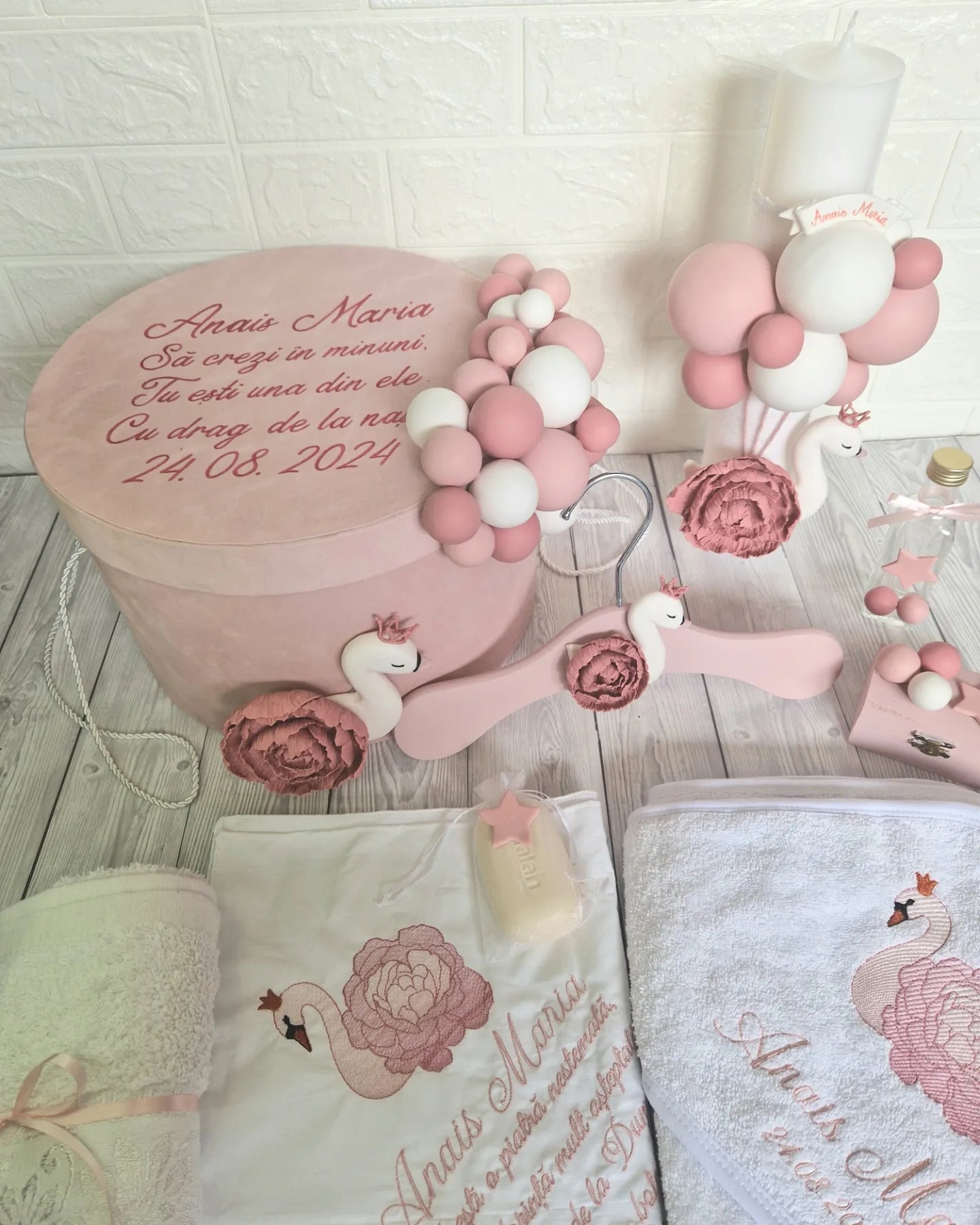 Trusou personalizat + Cutie cu tematica Lebada cu Bujor - MiLuna Handmade