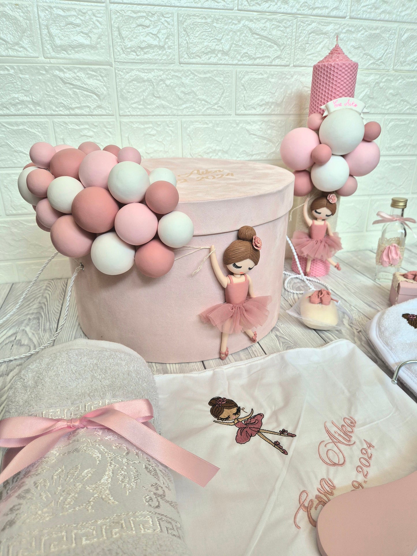 Trusou personalizat + Cutie cu tematica Balerina cu Baloane - MiLuna Handmade