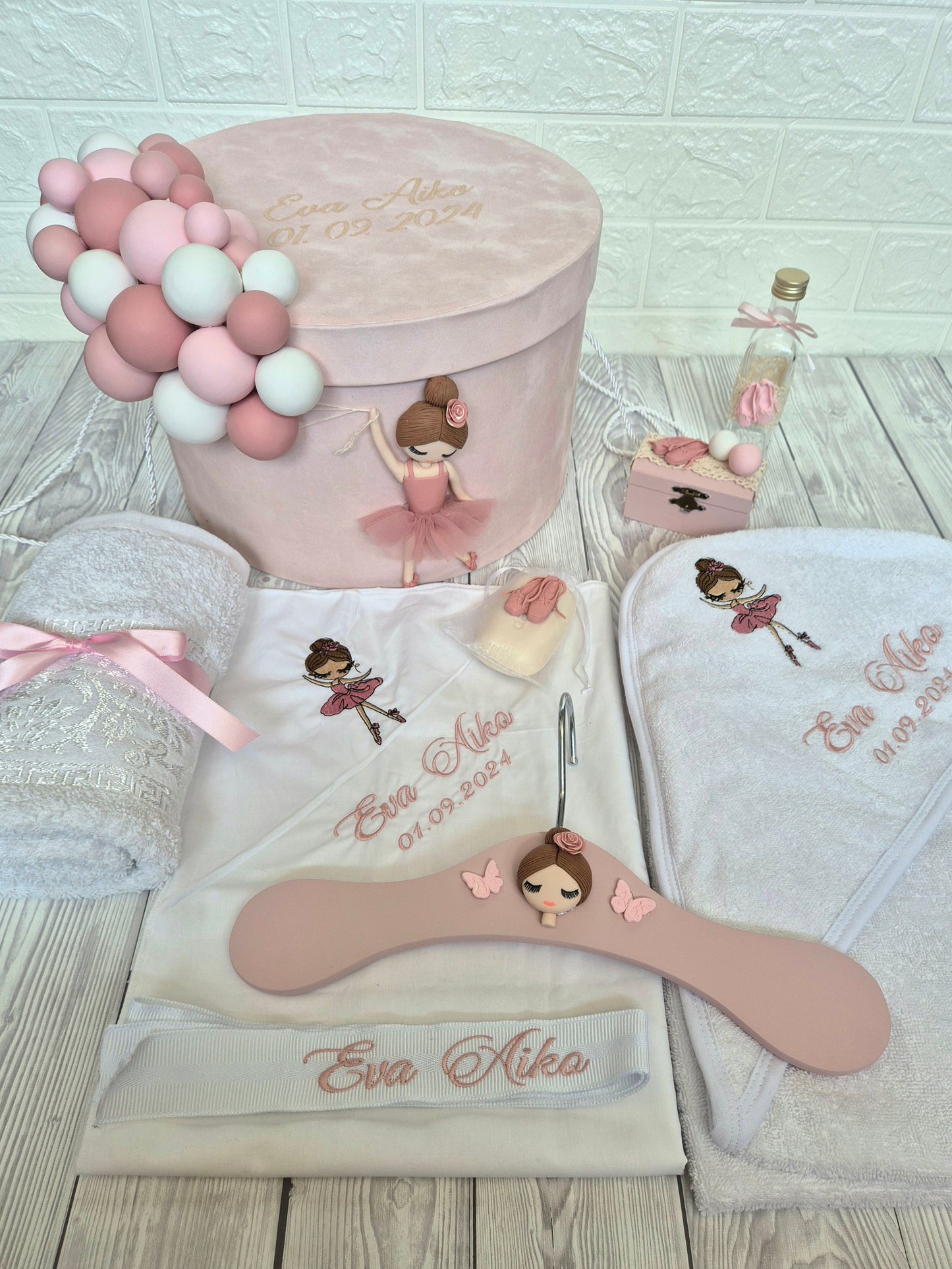 Trusou personalizat + Cutie cu tematica Balerina cu Baloane - MiLuna Handmade