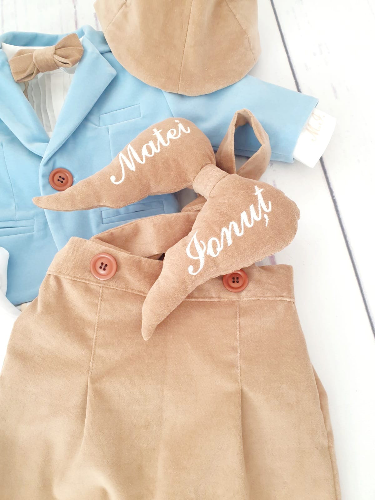 Costum catifea aripi inger Adorable, crem cu bleu - MiLuna Handmade