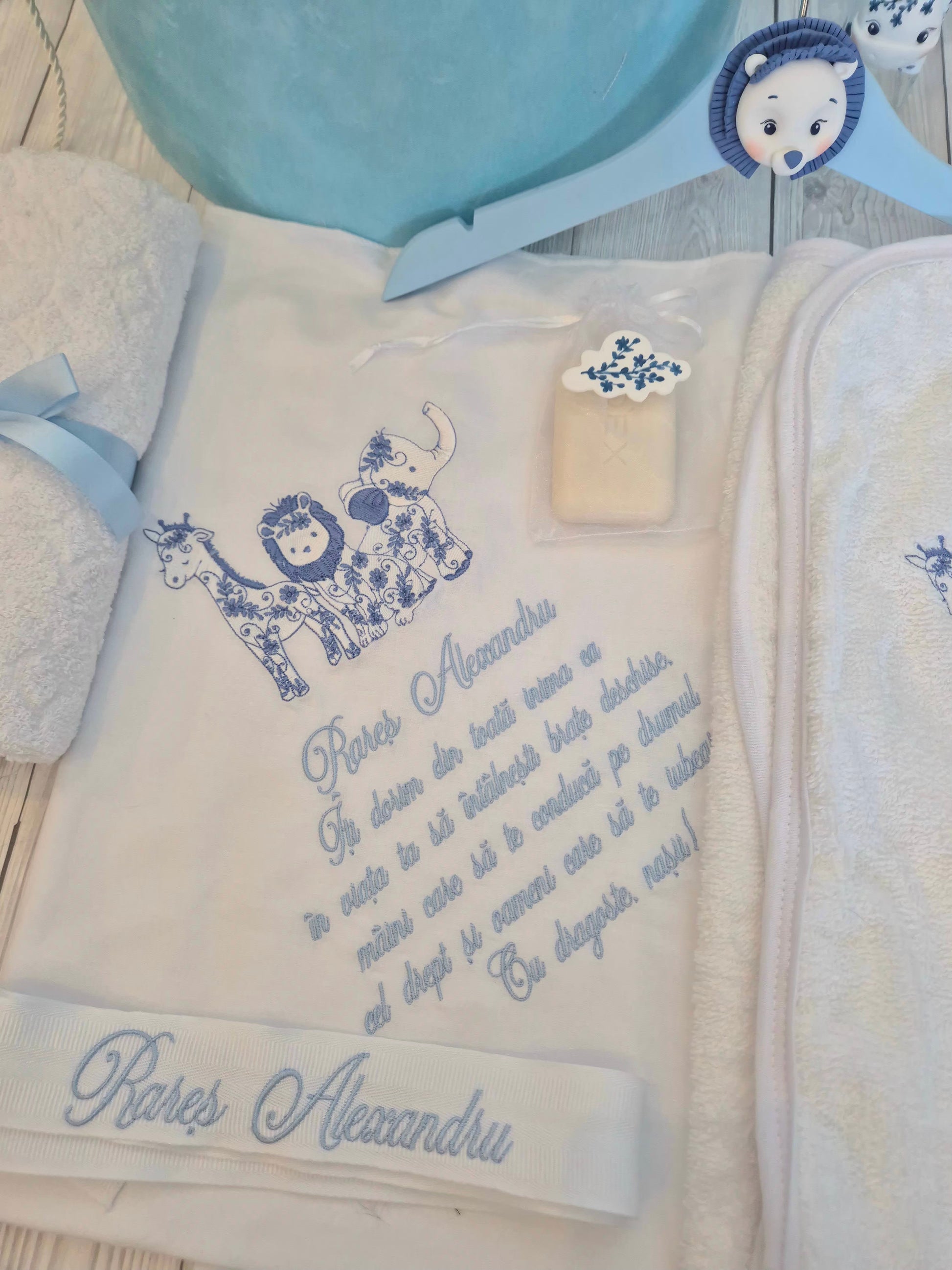 Trusou personalizat + Cutie cu tematica Safari blue - MiLuna Handmade