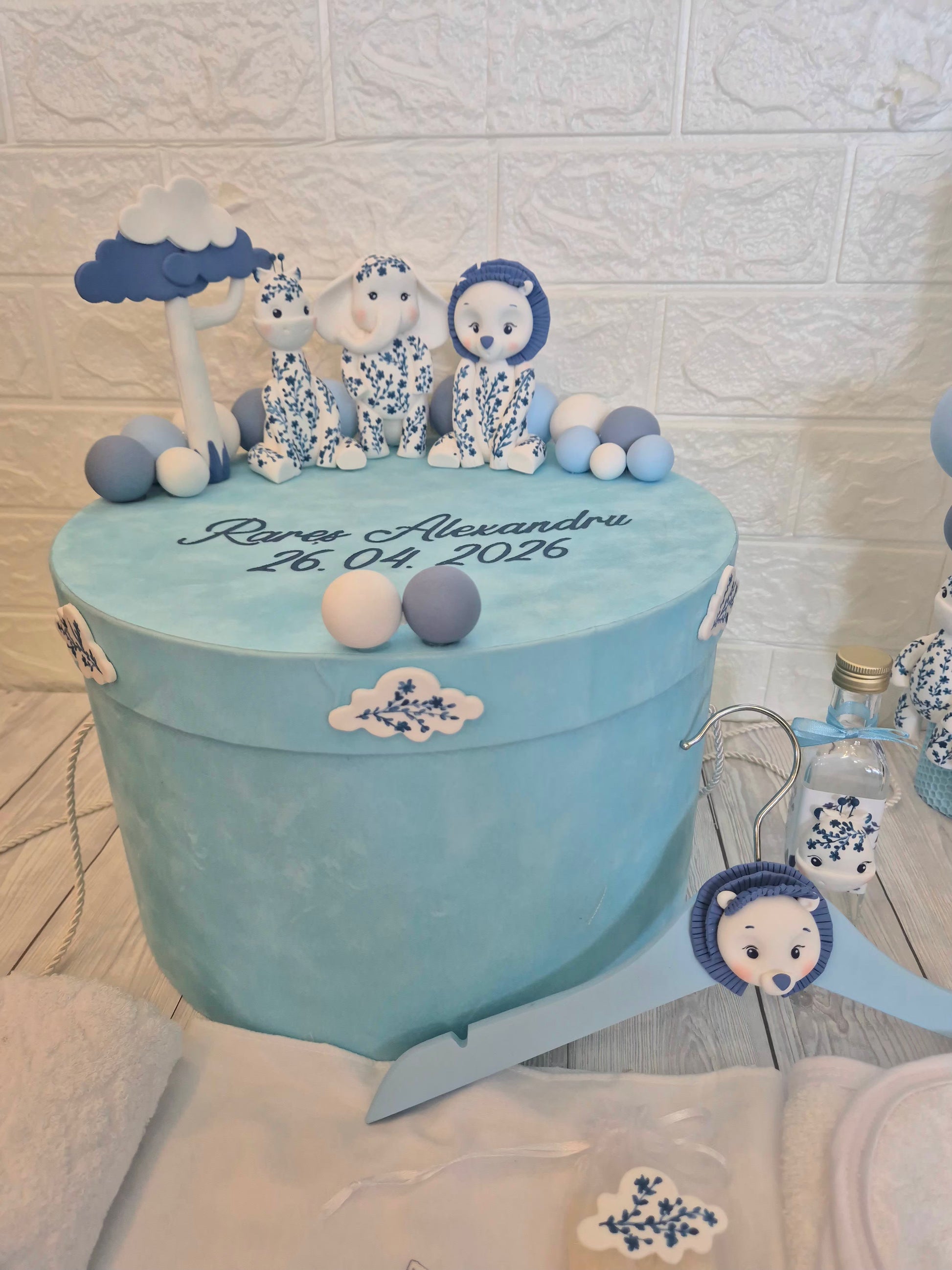 Trusou personalizat + Cutie cu tematica Safari blue - MiLuna Handmade